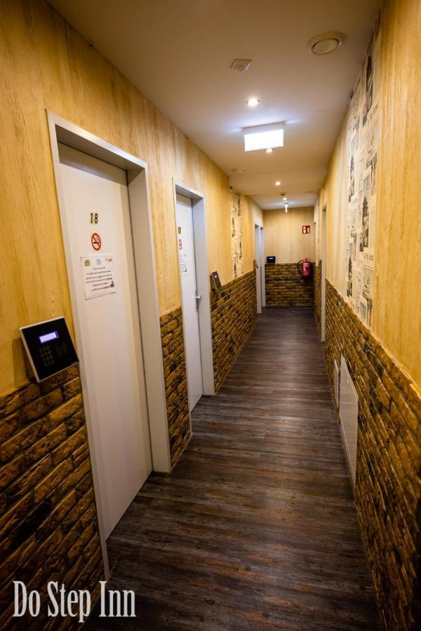 Do Step Inn Central - Self-Service-Hostel Vienna Exterior photo
